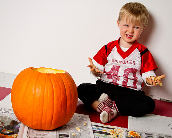 Photo-a-day #300: October 27, 2011 - Pumpkin Carving