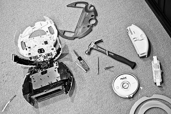 Photo-a-day #331: November 27, 2011 - Roomba Repair