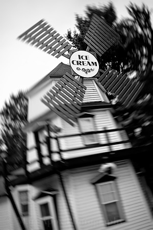 Photo-a-day #247: September 4, 2011 - Windmill Ice Cream